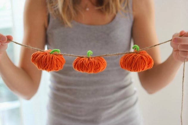 Yarn pumpkin garland
